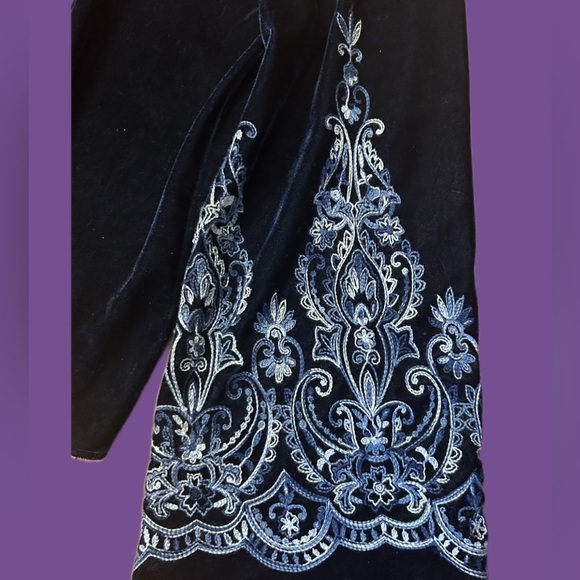 embroidered blue velvet misa top - Picture 2 of 4